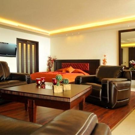 Hollywood Inn Boutique Hotel Джуния Экстерьер фото