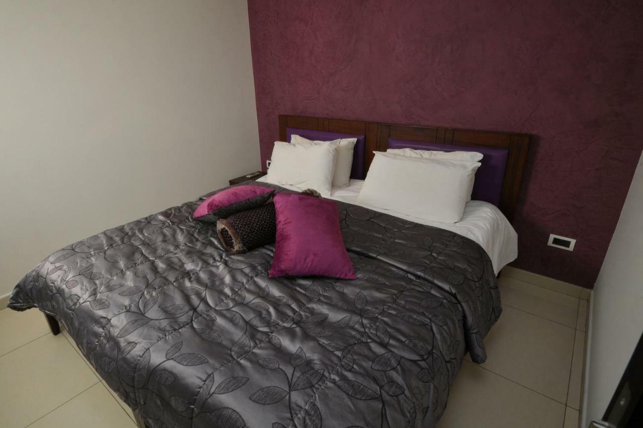 Hollywood Inn Boutique Hotel Джуния Экстерьер фото