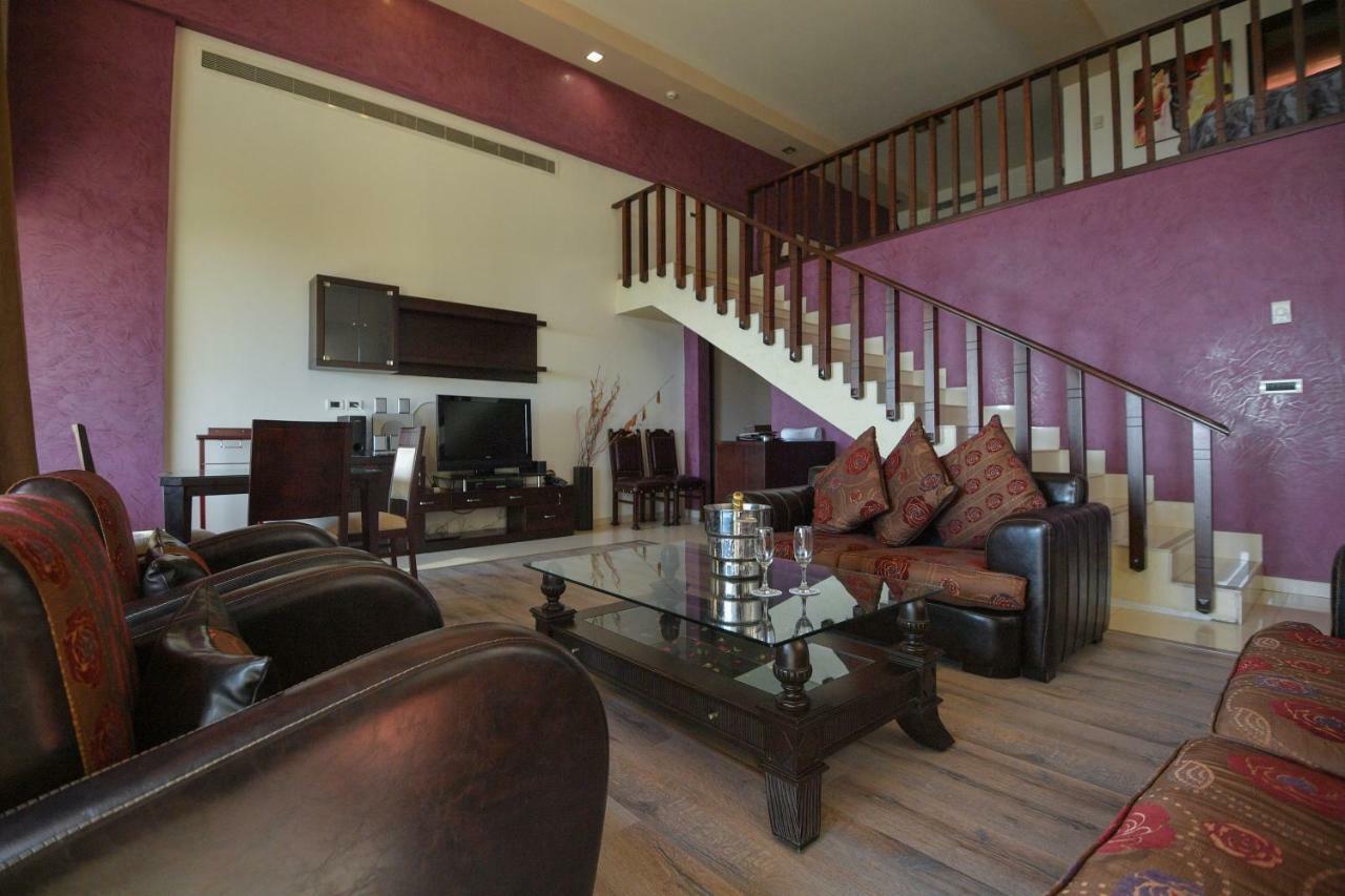 Hollywood Inn Boutique Hotel Джуния Экстерьер фото