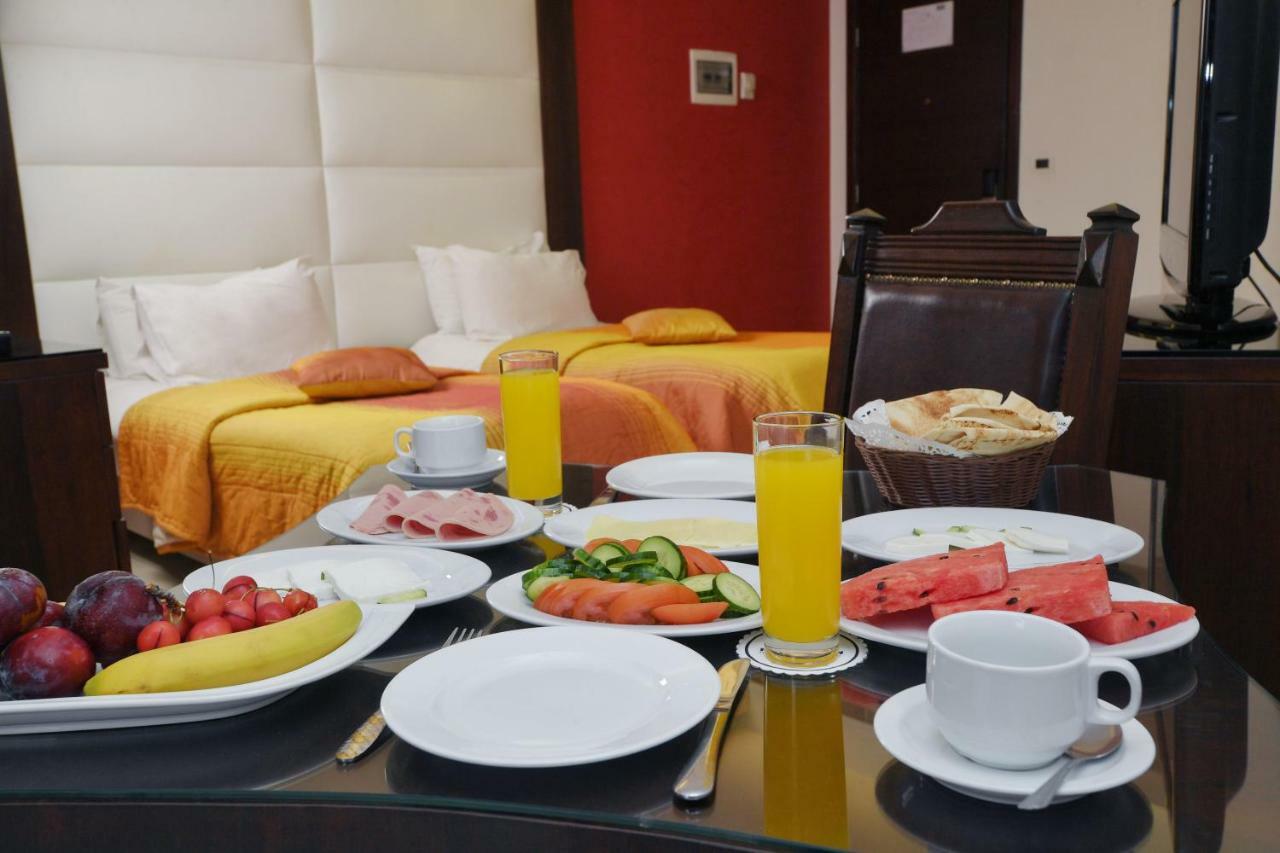 Hollywood Inn Boutique Hotel Джуния Экстерьер фото